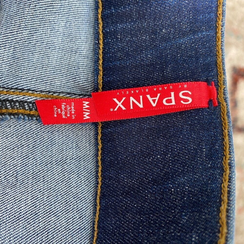 Spanx Blue Distressed Denim Frayed Hem Pull On Jeans Pants Womens size Medium - Picture 2 of 6